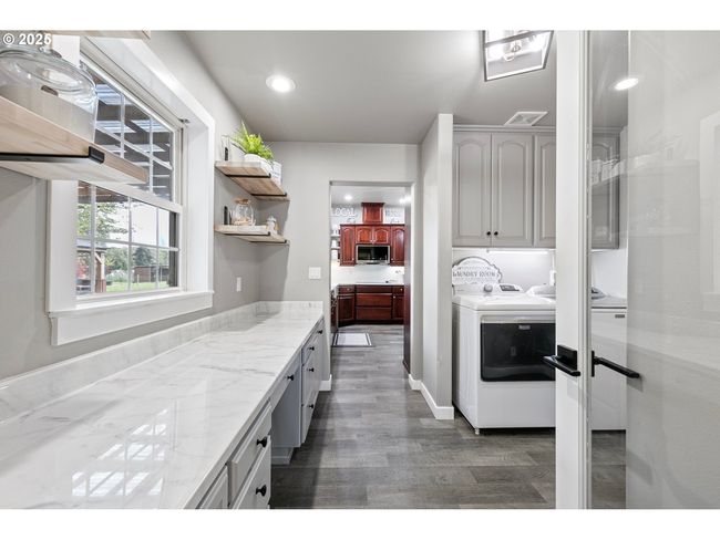 34207 Enos Dr, House other with 5 bedrooms, 5 bathrooms and 2 parking in Halsey OR | Image 22
