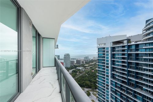ph4909-1300 S Miami Ave, Miami, FL, 33130-4467 | Card Image