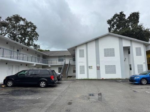apt-14-2750 Sw 10th Ter, Miami, FL, 33135-4610 | Card Image