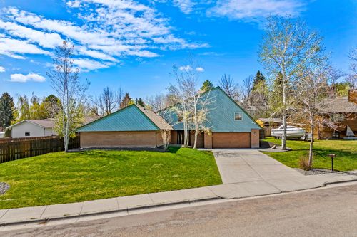 2220 13th Street Sw, Great Falls, MT, 59404 | Card Image