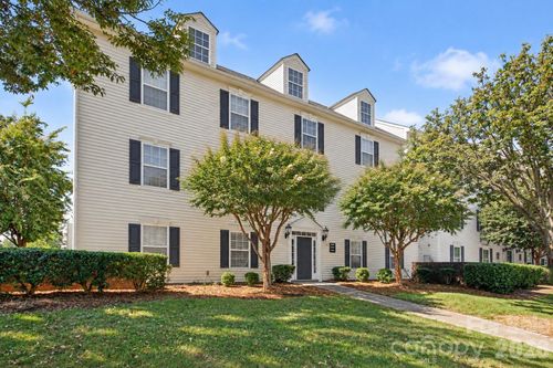 3845 Carl Parmer Dr, Harrisburg, NC, 28075-7455 | Card Image