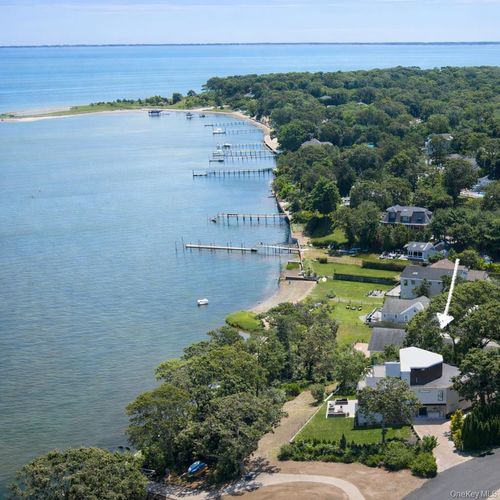 10 Bay View Dr, Hampton Bays, NY, 11946-2721 | Card Image