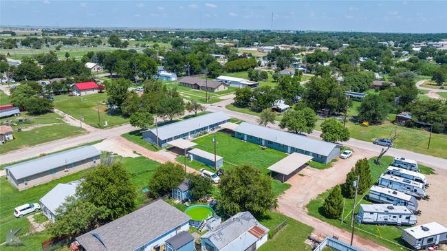 500 S 7 Th St, Home with 16 bedrooms, 8 bathrooms and 8 parking in Haskell TX | Image 26