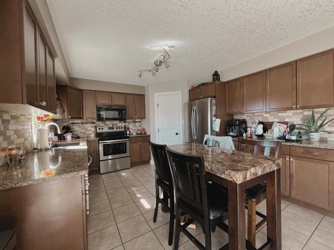 2901 9 Avenue, Home with 4 bedrooms, 3 bathrooms and 4 parking in Wainwright AB | Image 8