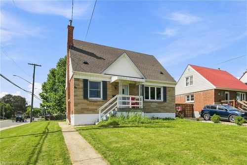 44 Green Meadow Rd, Hamilton, ON, L8T3J5 | Card Image