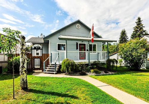 5228 42 St, Camrose, AB, T4V1A8 | Card Image