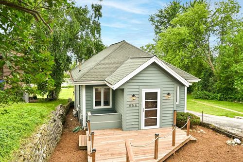 456 W Wisconsin Avenue, Pewaukee, WI, 53072 | Card Image