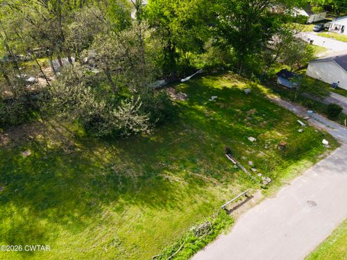 809 & 813 Pillow Ave, Dyersburg, TN, 38024-3528 | Card Image