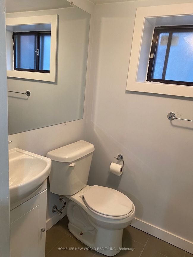 B2 - 48 Juliet Cres, House other with 2 bedrooms, 1 bathrooms and 1 parking in York ON | Image 5
