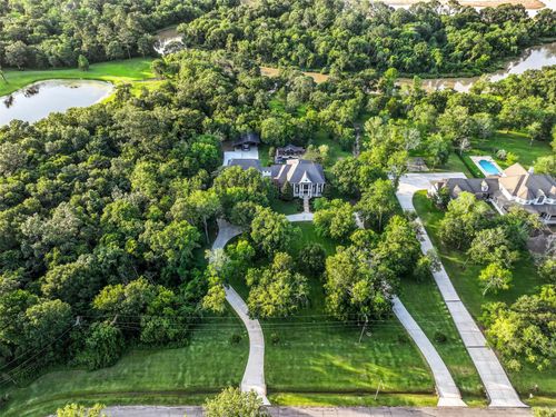 650 Oak Dr, Friendswood, TX, 77546-5533 | Card Image