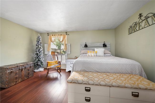 301 Holland Ct, Townhouse with 2 bedrooms, 2 bathrooms and 1 parking in Coraopolis PA | Image 15