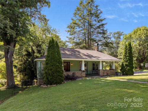 169 Love Ln, Waynesville, NC, 28786-2879 | Card Image