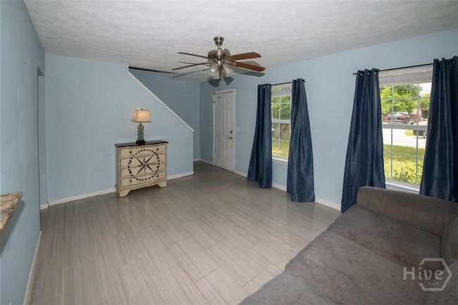 Living Room | Image 7