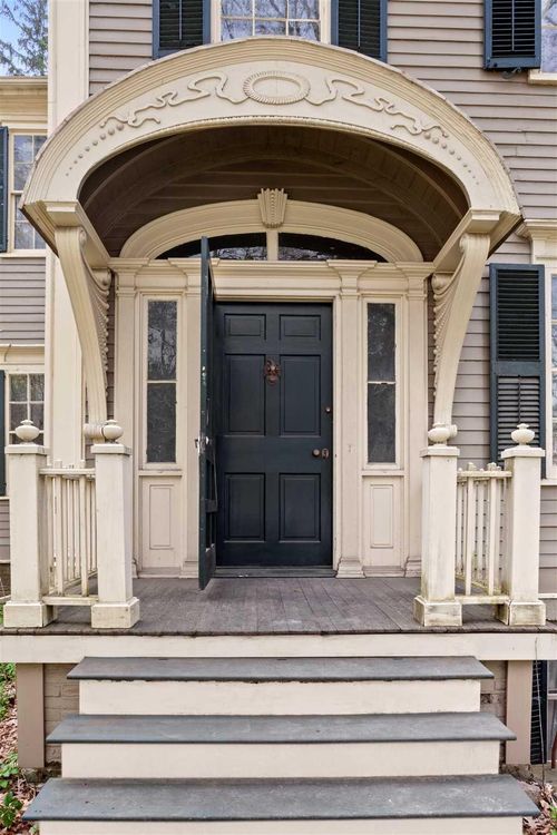 11 Broad St, Kinderhook, NY, 12106-7702 | Card Image