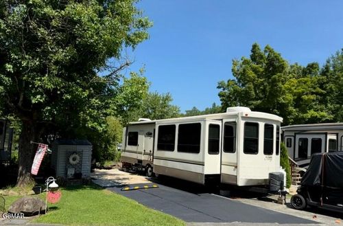 165-4229 E Parkway, Gatlinburg, TN, 37738-6427 | Card Image