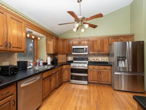 1000 April Place, Burnsville, MN, 55306 | Card Image