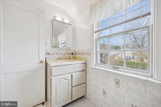 140 Barrie Rd, House other with 3 bedrooms, 3 bathrooms and null parking in ARDMORE PA | Image 18