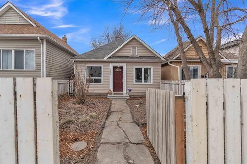 182 Johnson Ave W, Winnipeg, MB, R2L0H6 | Card Image