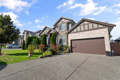 30721 Cardinal Ave, House other with 8 bedrooms, 6 bathrooms and 8 parking in Abbotsford BC | Image 1