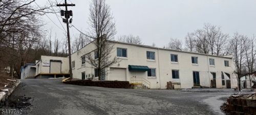 51 Willow St, Washington, NJ, 07882-2211 | Card Image