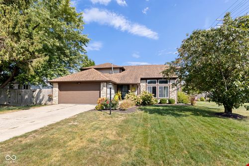 11601 Holland Dr, Fishers, IN, 46038-1431 | Card Image