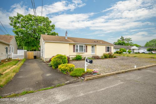 407 Sinclair Ave, Lanoka Harbor, NJ, 08734-1931 | Card Image