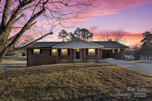 115 Greenview Dr, Kannapolis, NC, 28081-7142 | Card Image