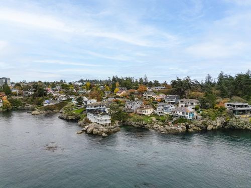 404 Constance Ave, Esquimalt, BC, V9A6N3 | Card Image