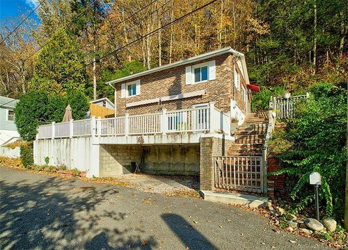 16 Maiden Ln, Seymour, CT, 06483-2111 | Card Image