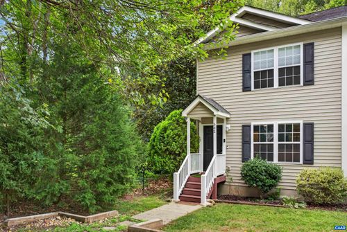 562 Cleveland Ave, Charlottesville, VA, 22903-6406 | Card Image