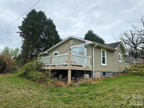 2121 Quartz Ln, Hudson, NC, 28638-8772 | Card Image
