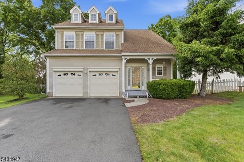 96 Magellan Way, Franklin Park, NJ, 08823-1712 | Card Image