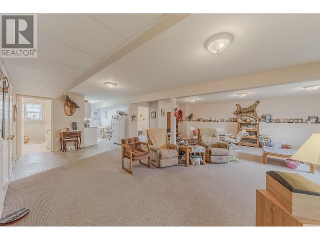 8562 Skyline Dr, House other with 5 bedrooms, 3 bathrooms and null parking in 70 Mile House BC | Image 35