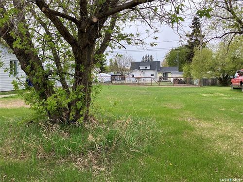 222 6 St N, Nipawin, SK, S0E1E0 | Card Image