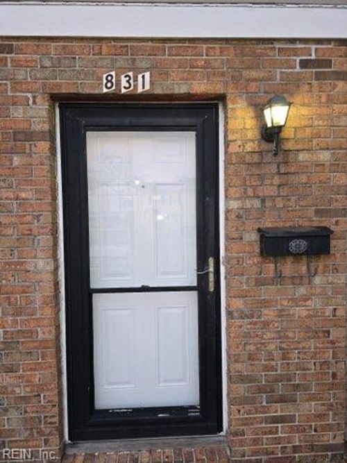 831 Devonshire Ct, Virginia Beach, VA, 23462-1011 | Card Image