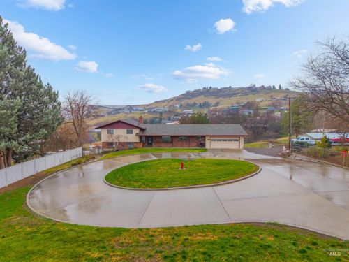 1045 Post Ln, Clarkston, WA, 99403-3219 | Card Image