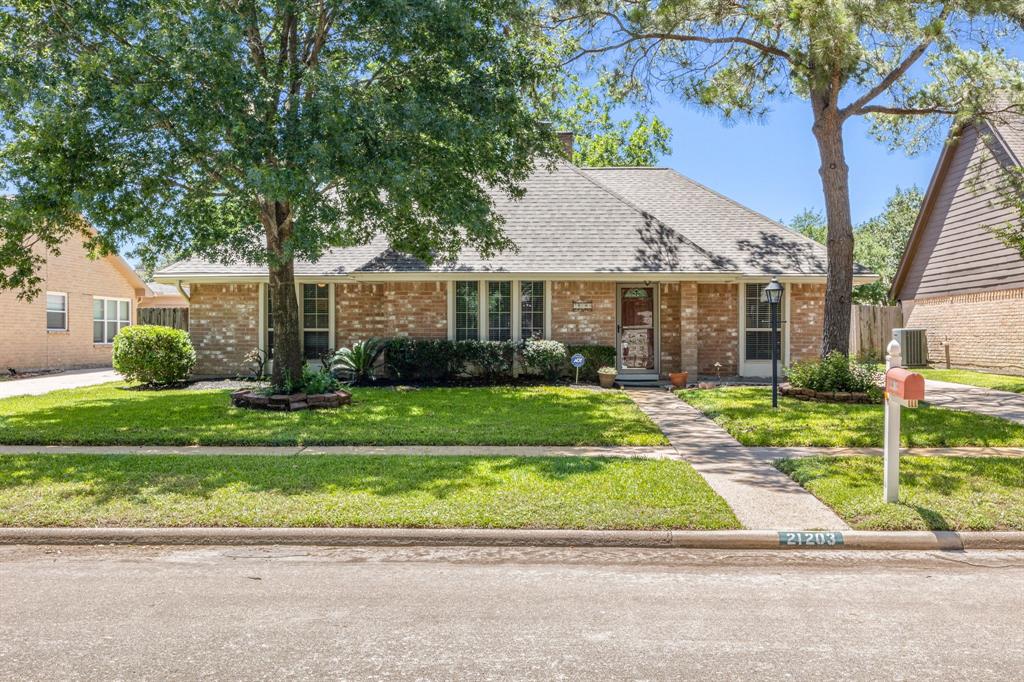 21203 Park York Drive, For Sale in Katy Zoocasa