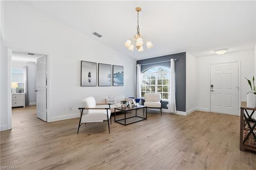 272 Johnnycake Dr, NAPLES, FL, 34110-1312 | Card Image