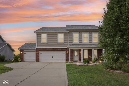 5680 Woods Edge Dr, Mccordsville, IN, 46055-8021 | Card Image