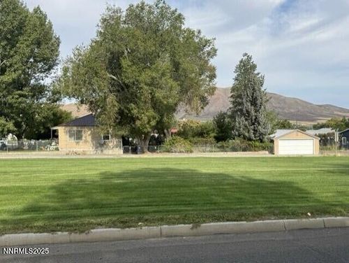 1385 S Bridge St, Winnemucca, NV, 89445-3516 | Card Image