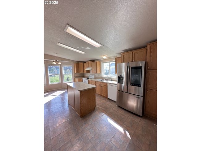 34112 Ophir Rd, House other with 3 bedrooms, 2 bathrooms and 2 parking in Gold Beach OR | Image 10