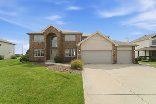 864 Coyote Trail, Manteno, IL, 60950 | Card Image