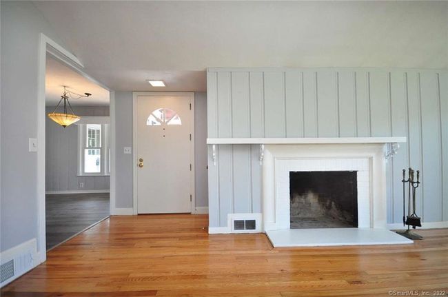 70 Strong Rd, House other with 3 bedrooms, 2 bathrooms and null parking in South Windsor CT | Image 8