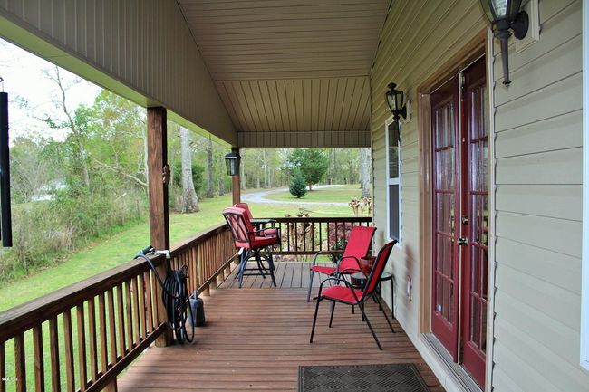Porch | Image 32