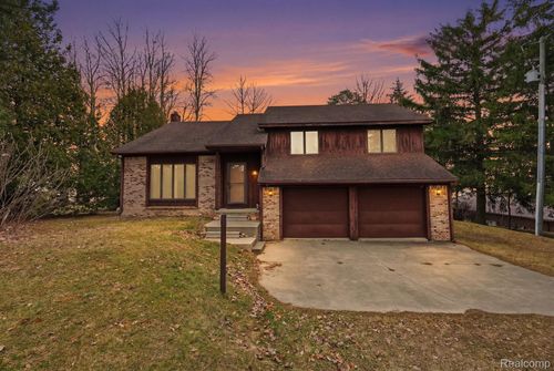 5436 Lakeshore Rd, Deckerville, MI, 48427-9629 | Card Image