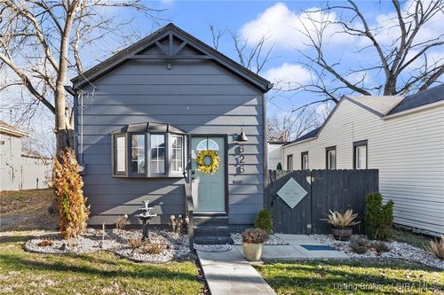 626 Mechanic St, Jeffersonville, IN, 47130-4007 | Card Image