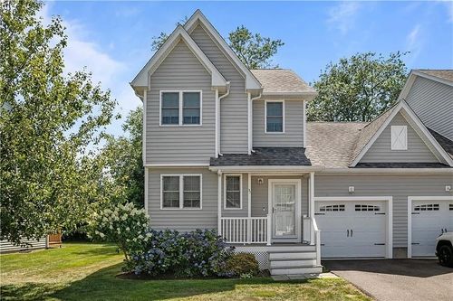 32 Seafare Ln, Portsmouth, RI, 02871-3016 | Card Image