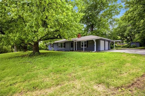 11008 Grandview Rd, Kansas City, MO, 64137-1949 | Card Image