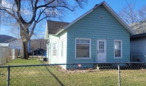 1377 W 3rd St, Winona, MN, 55987-2301 | Card Image