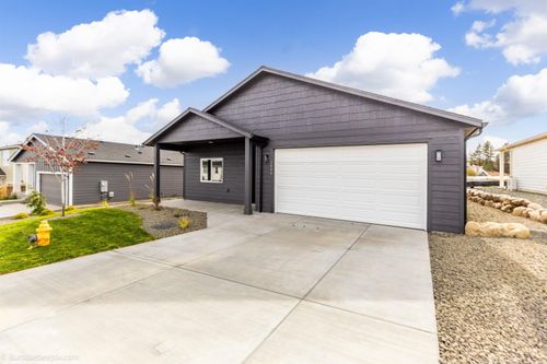 1006 Steptoe View Ln, Cheney, WA, 99004-8009 | Card Image